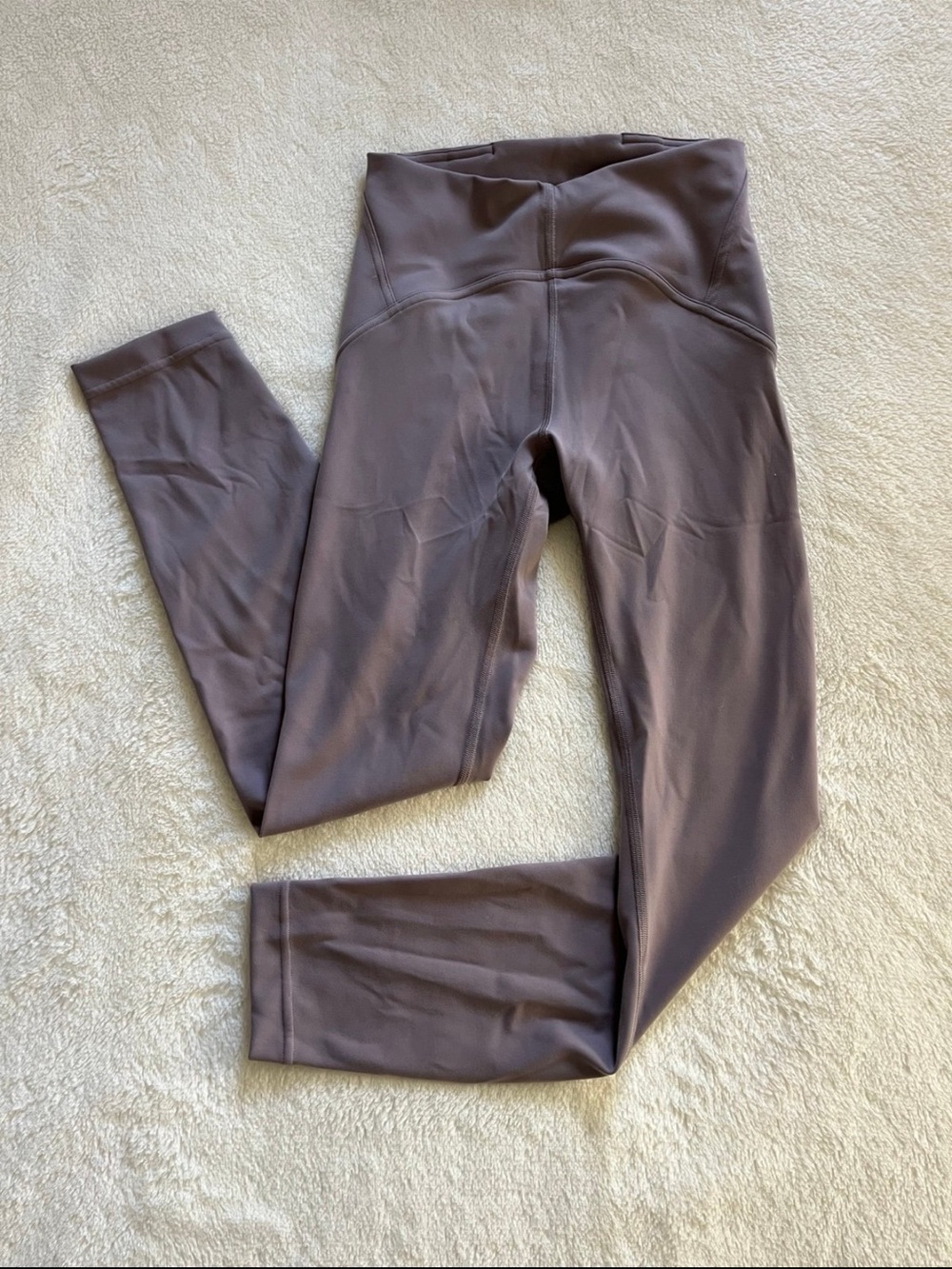 lululemon InStill High-Rise Tight 25" Violet Verbena
Size 4